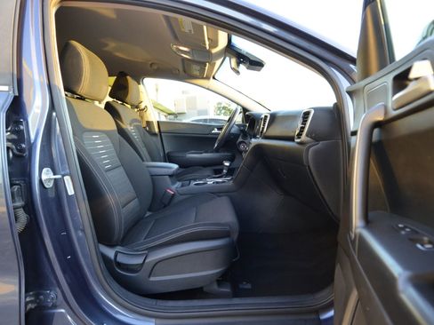 Used 2018 Kia Sportage LX w/ LX Technology Package image 24