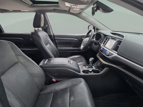 Used 2019 Toyota Highlander Limited image 23
