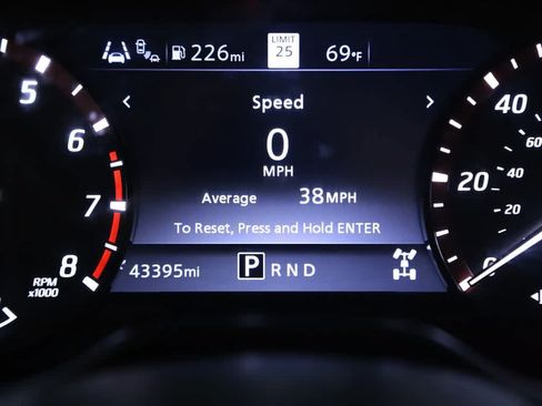 Used 2023 Nissan Titan PRO-4X w/ Pro-4x Convenience Package AWD/4WD image 29
