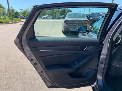 Used 2019 Honda Accord LX image 22