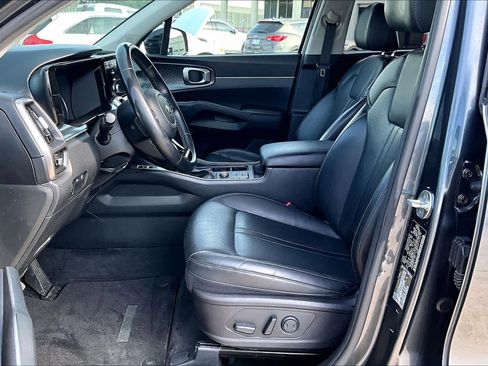 Used 2021 Kia Sorento S image 8
