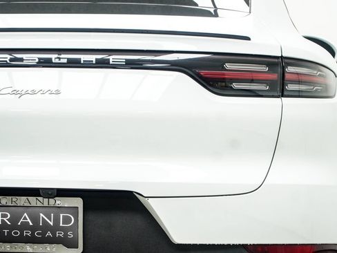 Used 2023 Porsche Cayenne Coupe AWD/4WD image 15
