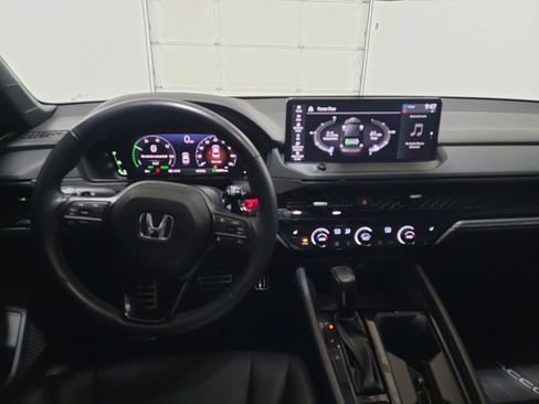 Used 2023 Honda Accord Sport image 12