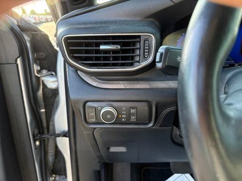 Used 2020 Ford Explorer Platinum w/ Premium Technology Package AWD/4WD image 14