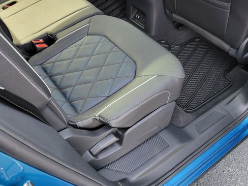 Certified 2025 Volkswagen Atlas Cross Sport SEL Premium R-Line image 44