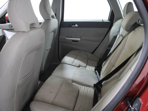 Used 2011 Volvo V50 T5 image 17