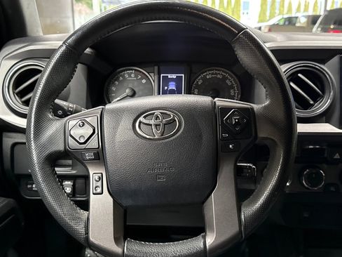 Used 2017 Toyota Tacoma TRD Off-Road w/ Tow Package (A/T) image 24