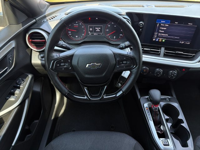 Used 2024 Chevrolet Trax RS FWD image 14