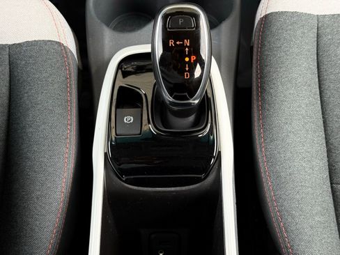 Used 2018 Chevrolet Bolt LT FWD image 42