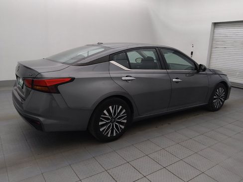 Used 2024 Nissan Altima 2.5 SV image 10