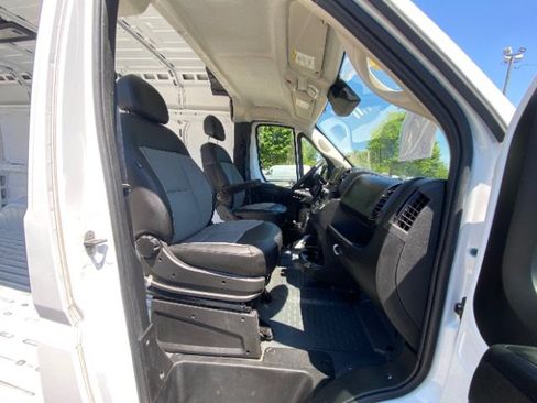 Used 2024 RAM ProMaster 2500 w/ Convenience Group FWD image 20