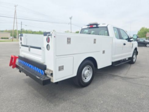 Used 2020 Ford F250 XL w/ Power Equipment Group RWD image 6