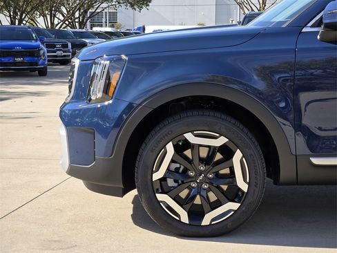 New 2025 Kia Telluride S image 5