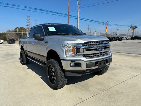 Used 2018 Ford F150 XLT w/ Equipment Group 302A Luxury image 4