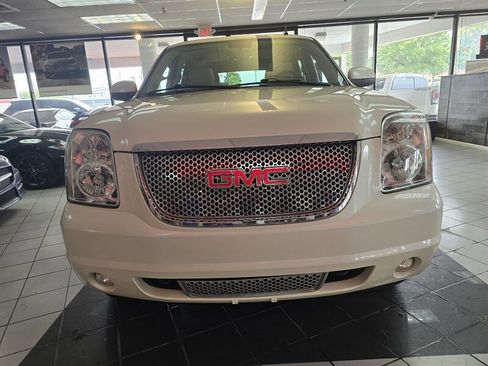 Used 2013 GMC Yukon Denali AWD/4WD image 2