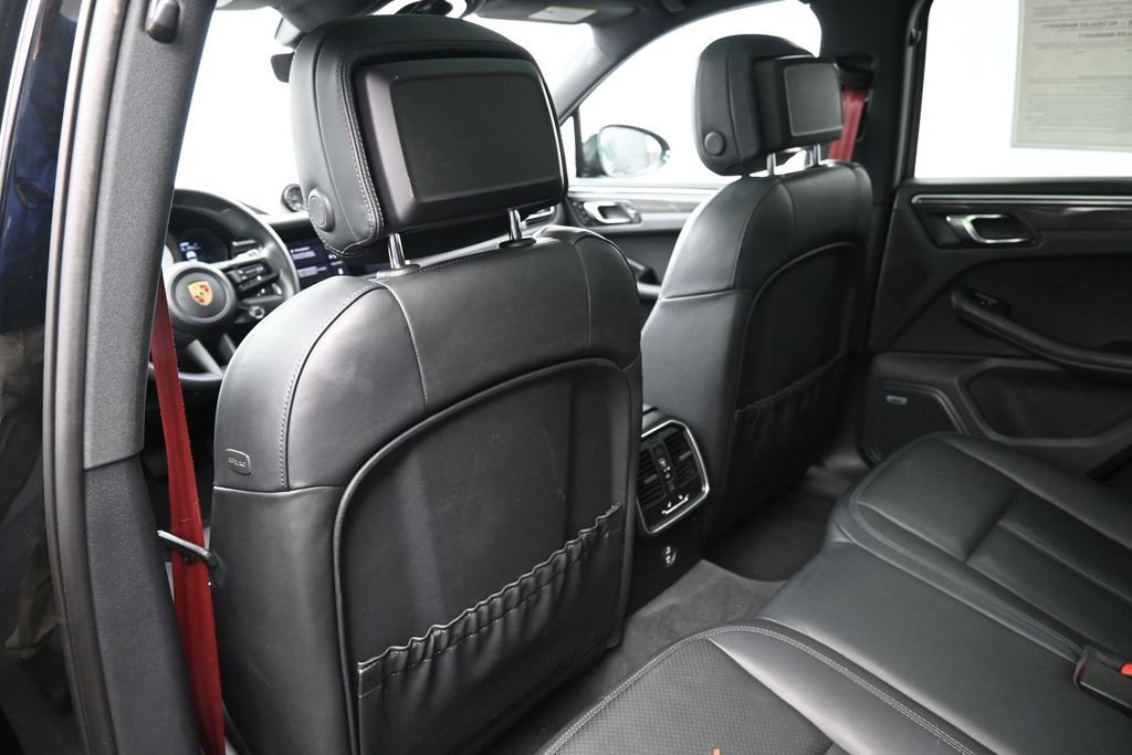Certified 2023 Porsche Macan S AWD/4WD image 8