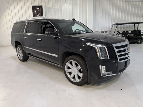 Used 2019 Cadillac Escalade ESV Premium Luxury image 7