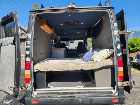 Used 2006 Dodge Sprinter 2500 w/ PWR Convenience Group RWD image 3