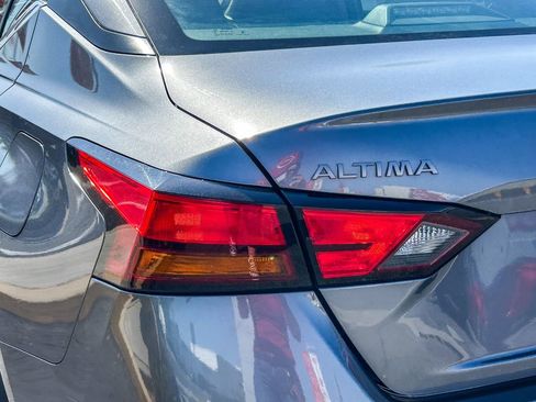 Certified 2024 Nissan Altima 2.5 SV FWD image 10
