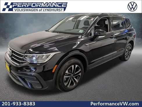 Used 2022 Volkswagen Tiguan S image 1