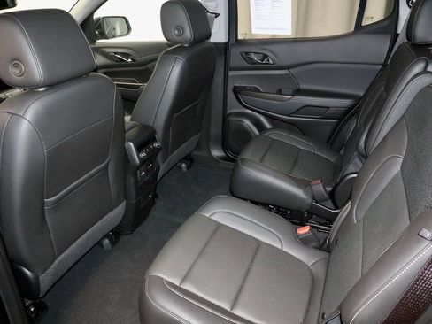 Used 2023 GMC Acadia SLT w/ LPO, Floor Liner Package image 23