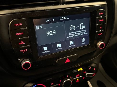 Used 2020 Kia Soul LX FWD image 11