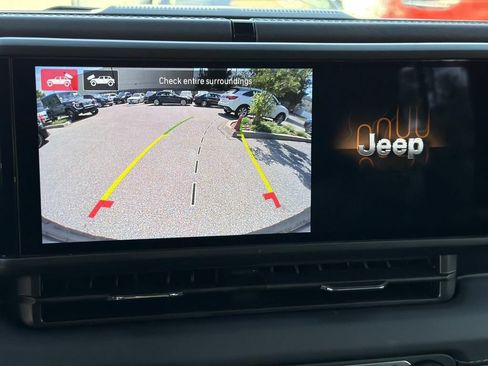 Used 2025 Jeep Wrangler Unlimited Sahara w/ Safety Group AWD/4WD image 25