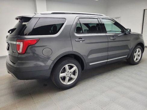 Used 2017 Ford Explorer XLT w/ Equipment Group 202A AWD/4WD image 10