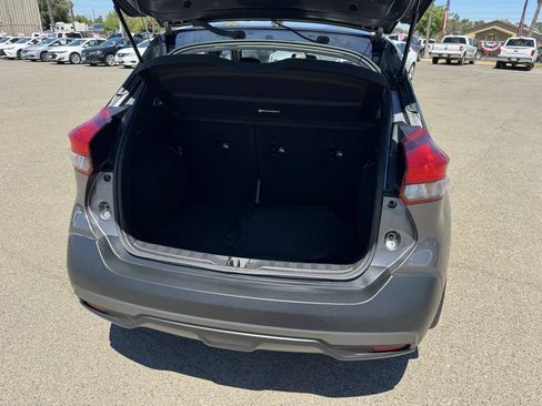 Used 2018 Nissan Kicks SR FWD image 34