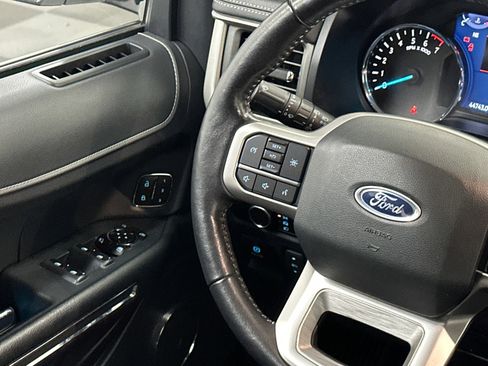 Used 2023 Ford Expedition XLT image 23