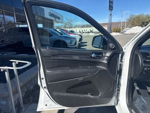 Used 2020 Jeep Grand Cherokee Overland image 10