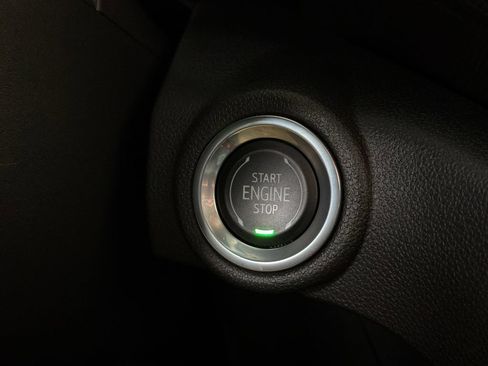 Used 2023 Chevrolet TrailBlazer RS w/ Sun and Liftgate Package FWD image 6