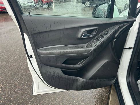 Used 2017 Chevrolet Trax LS image 13