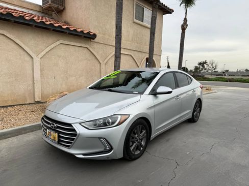 Used 2017 Hyundai Elantra SE w/ SE A/T Tech Package 03 FWD image 1