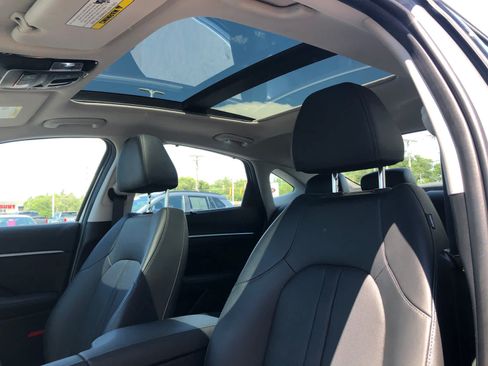 Certified 2025 Hyundai Sonata Limited FWD image 19