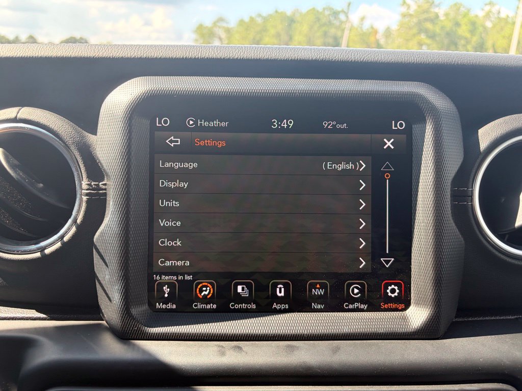 Used 2023 Jeep Wrangler Unlimited Sahara AWD/4WD image 25