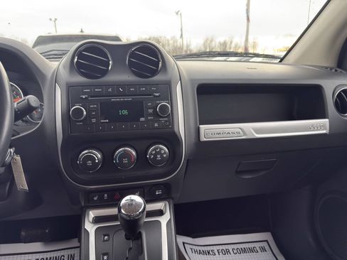 Used 2014 Jeep Compass Latitude AWD/4WD image 12