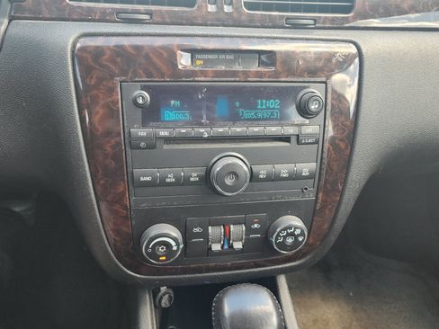 Used 2013 Chevrolet Impala LT w/ LT Sunroof Package FWD image 11