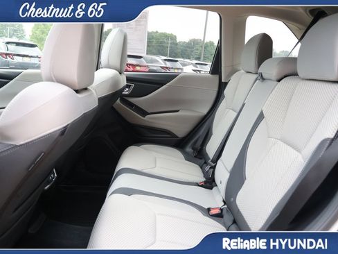 Used 2020 Subaru Forester Premium AWD/4WD image 19