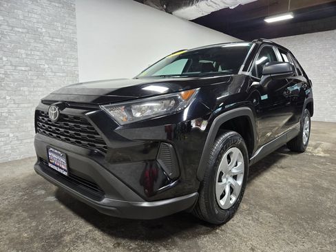 Used 2021 Toyota RAV4 LE AWD/4WD image 5