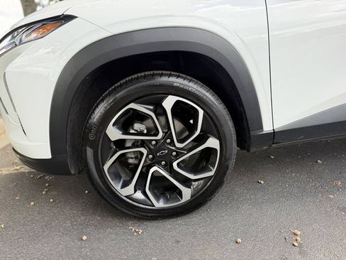 Used 2025 Chevrolet Trax RS w/ Driver Confidence Package FWD image 33