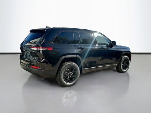 New 2025 Jeep Grand Cherokee Altitude image 6