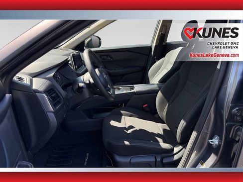 Used 2024 Nissan Rogue S FWD image 19