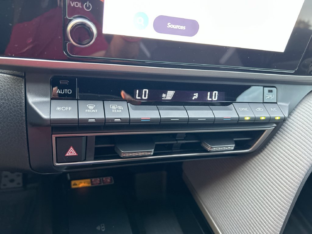Certified 2025 Toyota Camry SE FWD image 26