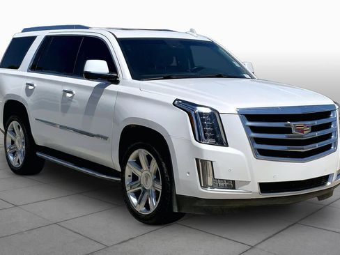 Used 2017 Cadillac Escalade Luxury AWD/4WD image 3