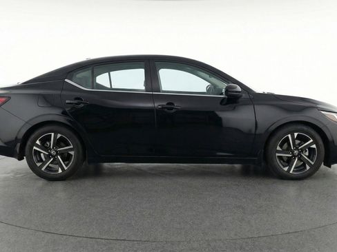 Used 2025 Nissan Sentra SV image 11