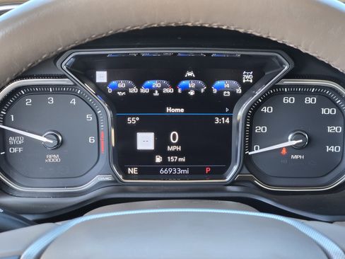 Used 2021 GMC Yukon XL Denali w/ Denali Premium Package image 18