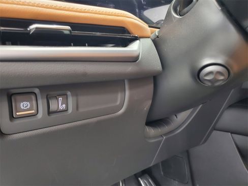 Used 2024 Cadillac XT4 Sport image 12