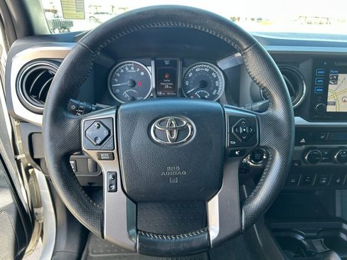 Used 2016 Toyota Tacoma Limited w/ Towing Package image 23