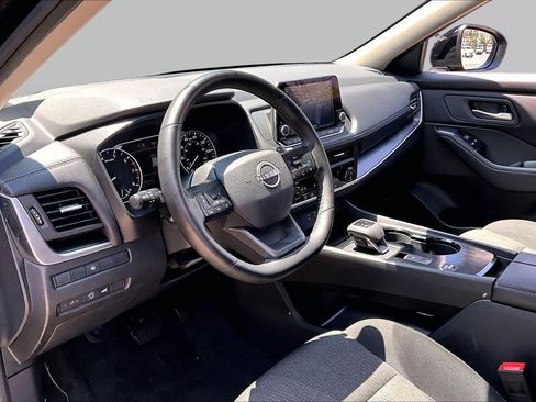 Certified 2026 Nissan Rogue SV FWD image 18